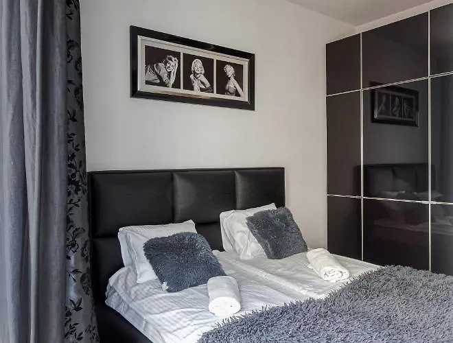 Marilyn Monroe-baltiq Plaza * Gdynia